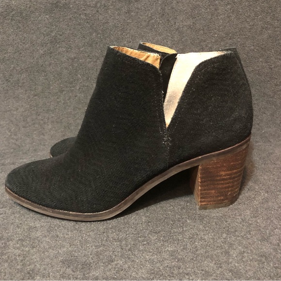 Lucky Brand Women’s 8M Pickla Ankle Boots Black Textured Suede Side Zip Booties - Picture 3 of 12